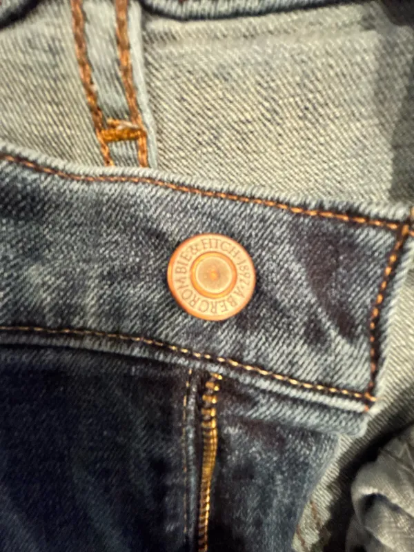 Abercrombie & Fitch | The 90’s Relaxed High Rise jeans. Size: 28/6R - Image 7