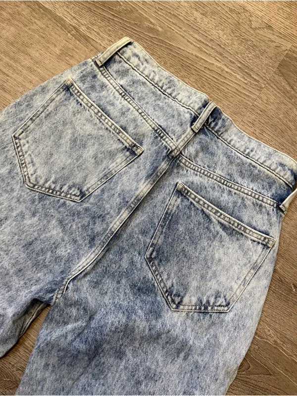 •Arizona• Highest Rise Mom Jeans - Image 3