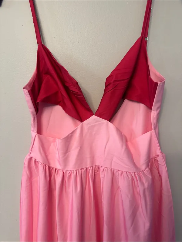 Pink Ombre Maxi Dress with Deep V Bodice - Image 2