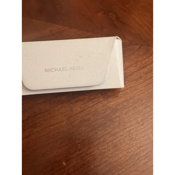Michael Kors Sunglasses Case Textured White Silver Name Stamp - Image 4