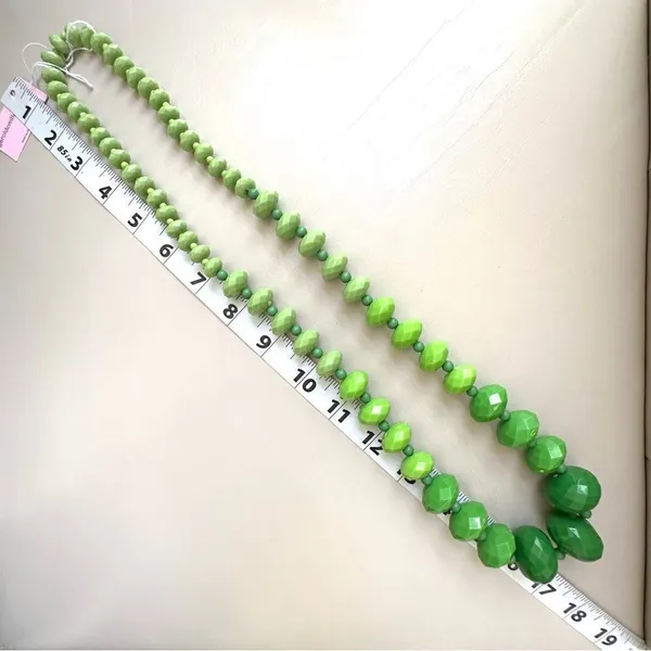 Garold Miller green beaded necklace and earrings set - Image 11