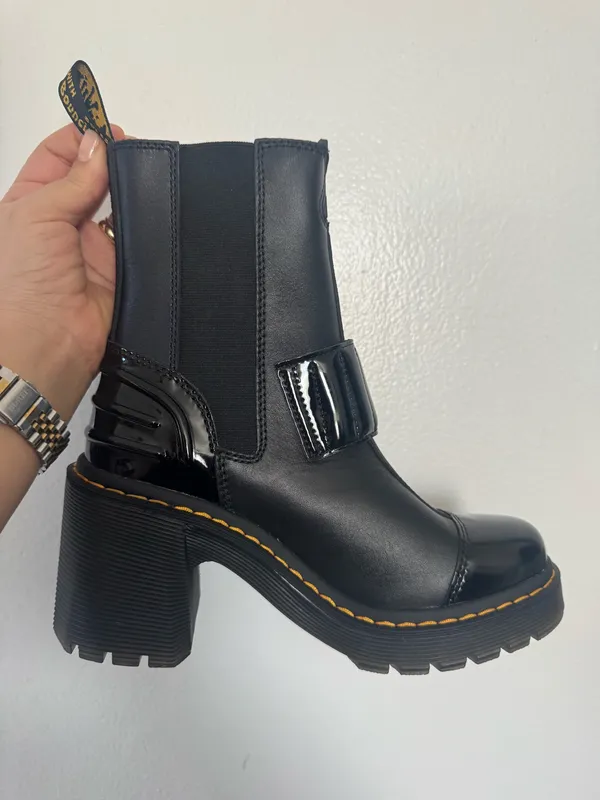 Dr. Martens Women's Gaya Heeled Chelsea Boot Black size 8 - Image 4