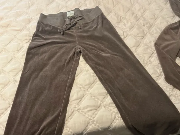 Banana Republic jog suit dark tan - Image 3