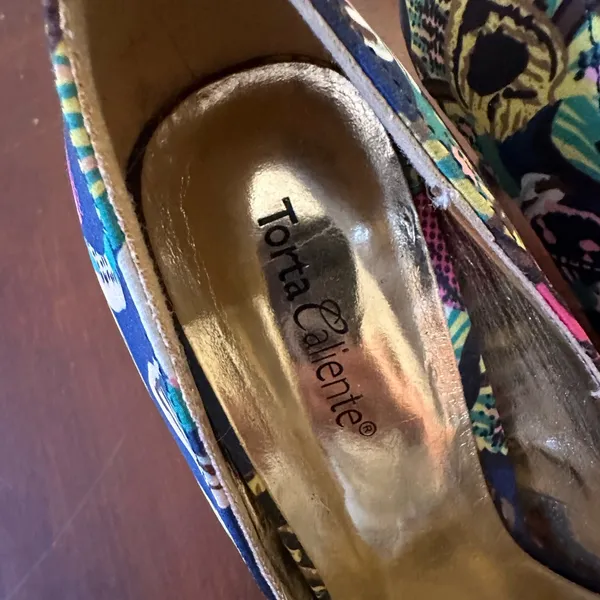 Torta Caliente floral size 8M heels - Image 7