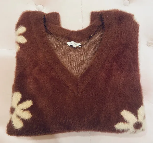 LA Hearts Cropped Brown Floral Print Super Soft V Neck Pullover Sweater - Image 8