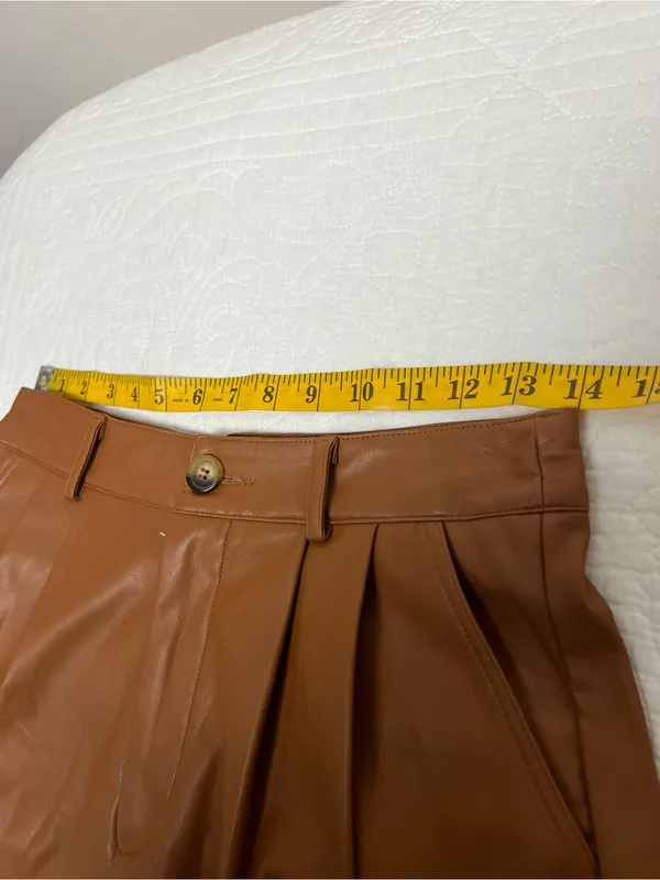 SHEIN Basics Brown Faux Leather Pleated High Rise Shorts Size M NWT - Image 6