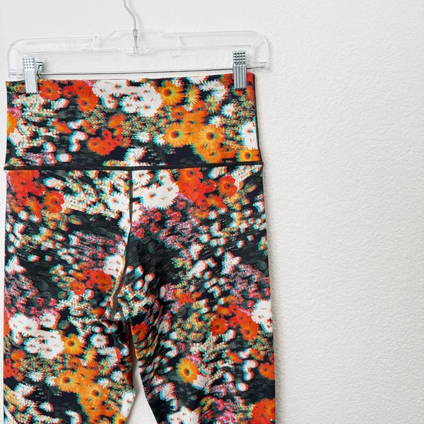 [Aerie] Offline Pixelated Floral Print Shadow 3D High Rise Leggings Size Large L - Image 8