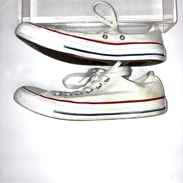 Converse Unisex White and Red Sneakers - Image 6