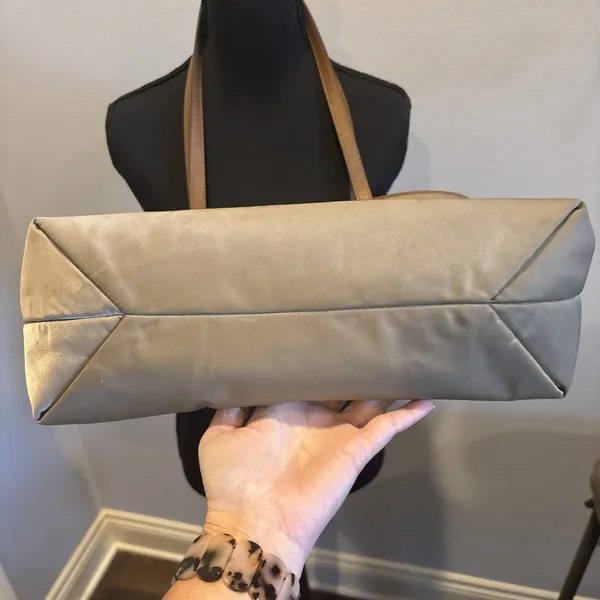 Michael Kors Montauk Nylon & Leather Shoulder Bag/Purse Khaki/Tan gold hardware - Image 10