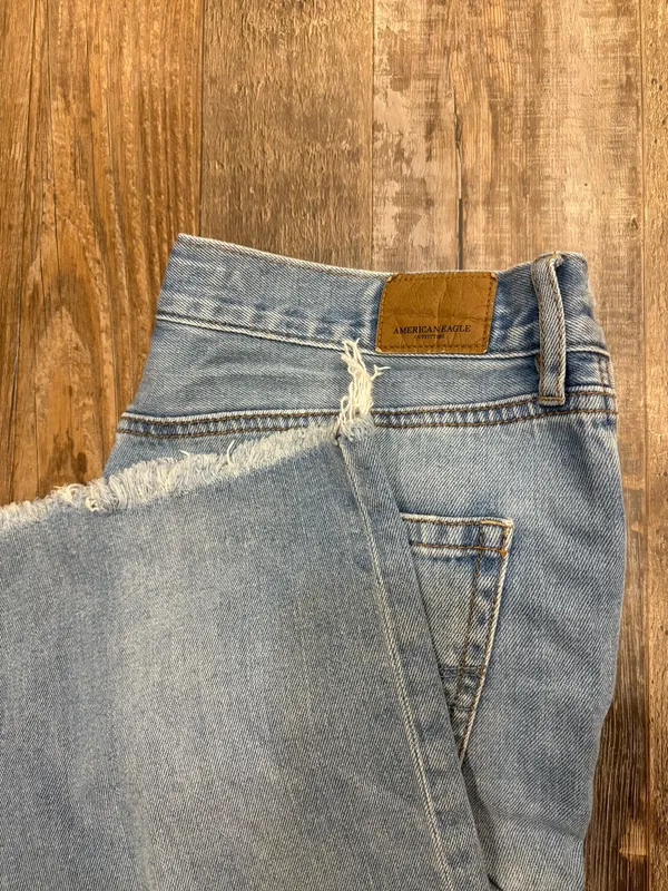 American Eagle Jeans - Image 4