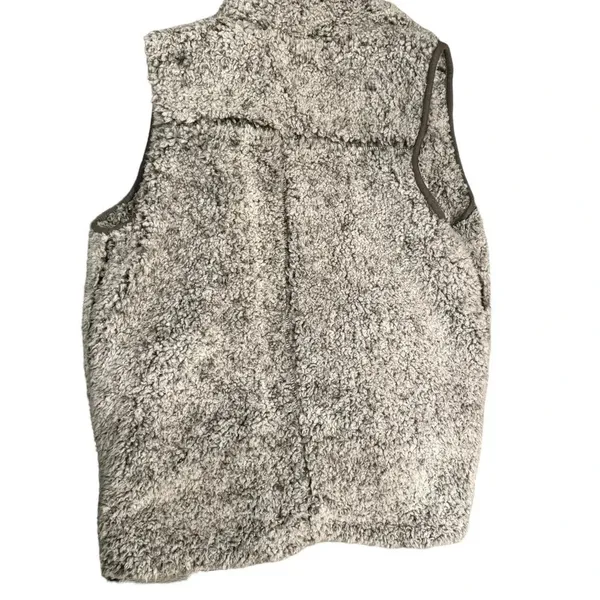 Altar'd State Light Grey Sherpa Vest Size Small‎ - Image 2