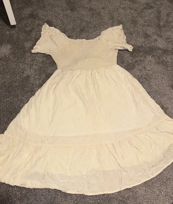 Amazon Flowy Creme Dress - Image 3