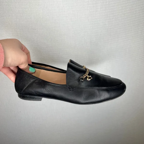 Coach Leah Loafers Black Leather‎ Gold Chain C Charm Flats CB989 Womens 8B - Image 3