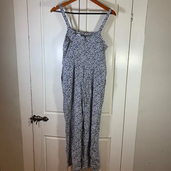 GAP Navy Floral Cami Jumpsuit Women Size 6 Wide Leg Linen‎ Blend Feminine Summer - Image 2