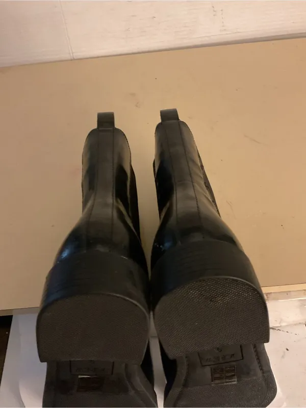 J. Crew women black Leather Chelsea Ankle Boots US 9 - Image 3