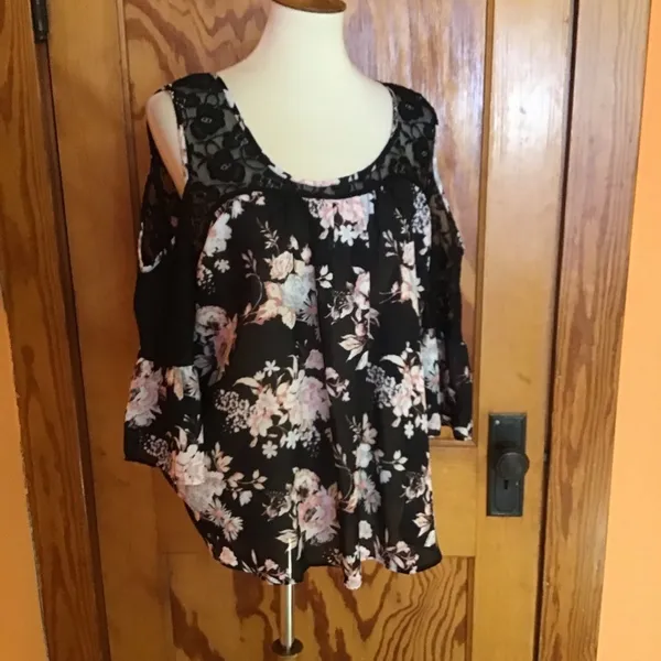 Charming Charlie Black Floral Cold Shoulder Blouse XL Lace Boho Flowy Top - Image 10