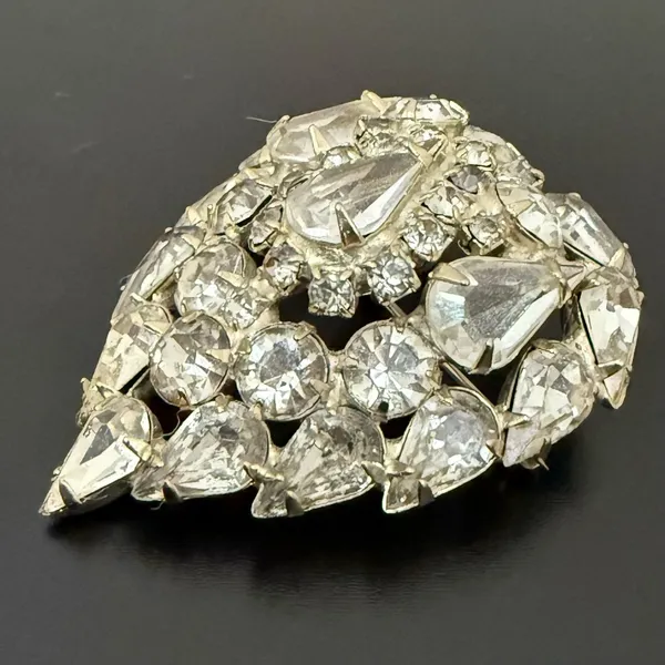 Vintage Unsigned Silver-tone Pave Clear Rhinestone Heart Brooch 13g. - Image 4