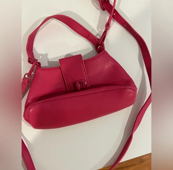 Forever 21 hot pink crossbody mini purse - Image 4