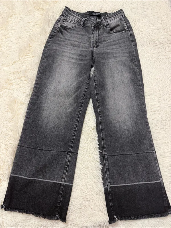 Judy Blue Wide Leg Cropped Frayed Hem Jeans - Image 2