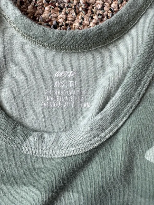 Green camo aerie tank top - Image 3