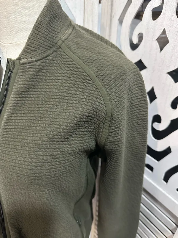 lululemon athletica Olive Quilted Bomber Jacket - Women's size 6 - Image 3