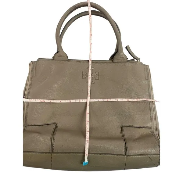 Tory Burch Ella work tote/Large tan pebbled leather/neutral Leather- fair condi - Image 6