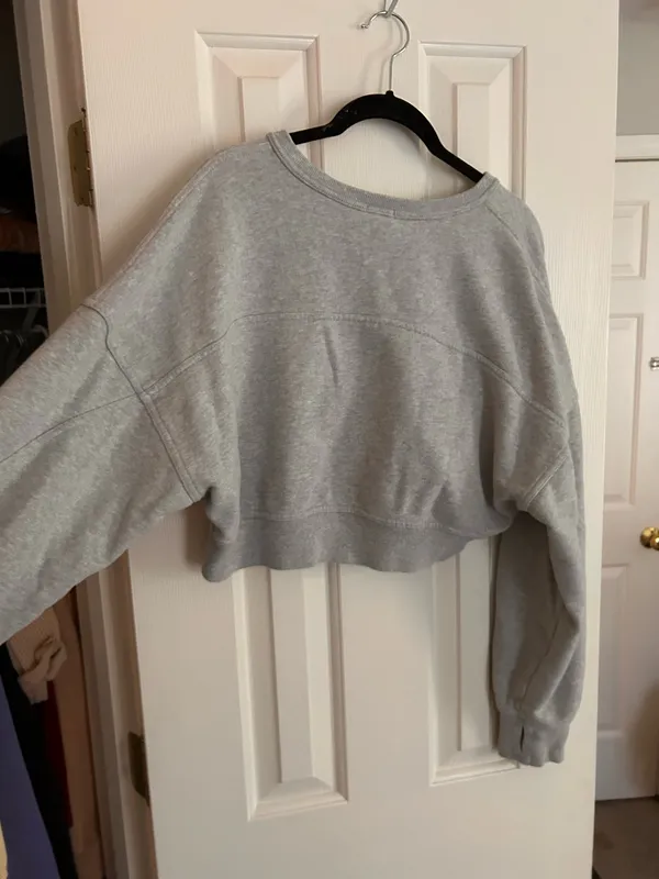 Aerie Grey Cropped Sweater - Image 5