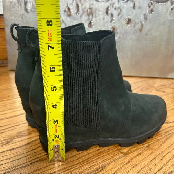 SOREL Joan Of Arctic III Chelsea Wedge Slip On Black Leather Boots Size 9 - Image 9