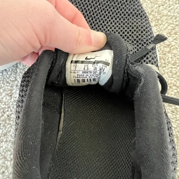 Nike Women’s Black Tennis Shoes Size 7 - Image 9