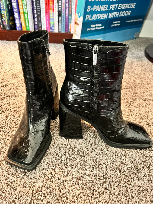 Boots - Image 2