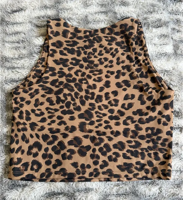 Oalka Athletic Cropped Tank - Cheetah Print Medium - Image 2