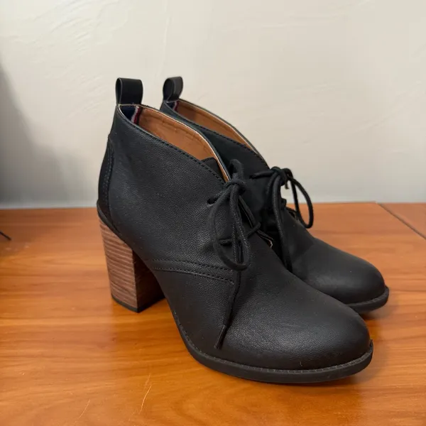 Tommy Hilfiger Duff Tower Lace Up Stacked Heel Black Heel Dark Academia Gothic 6 - Image 4
