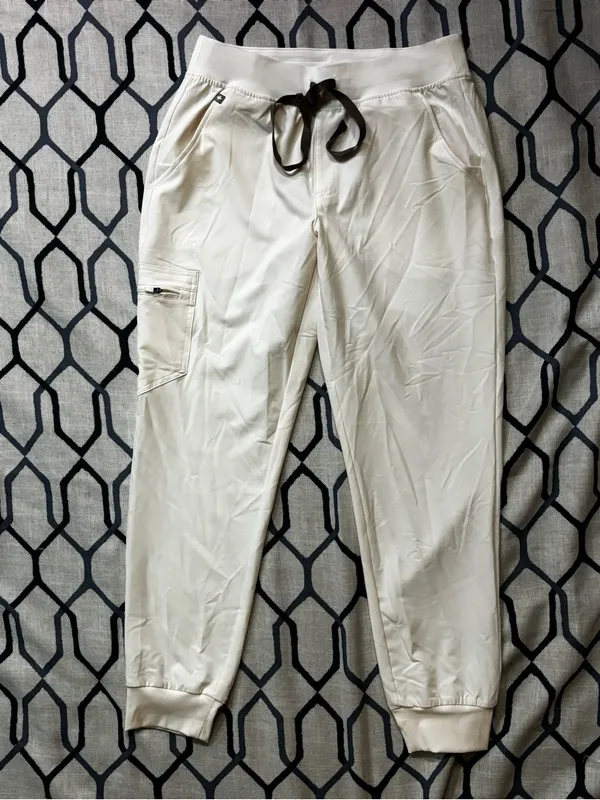 Figs Optic White Zamora Jogger Pant size medium/ regular NWT - Image 2