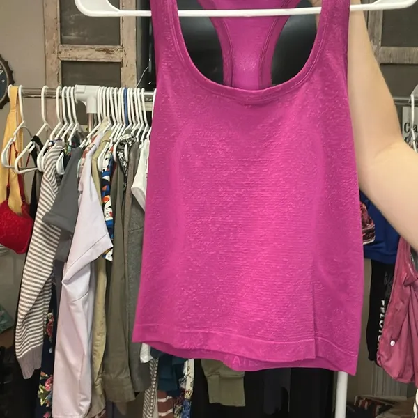 Lululemon Magenta Swiftly Crop Tank Size 4 - Image 4
