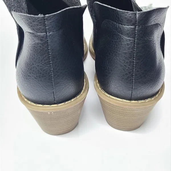 Universal Threads Women's Ankle Booties in Black Size 7 - Image 4