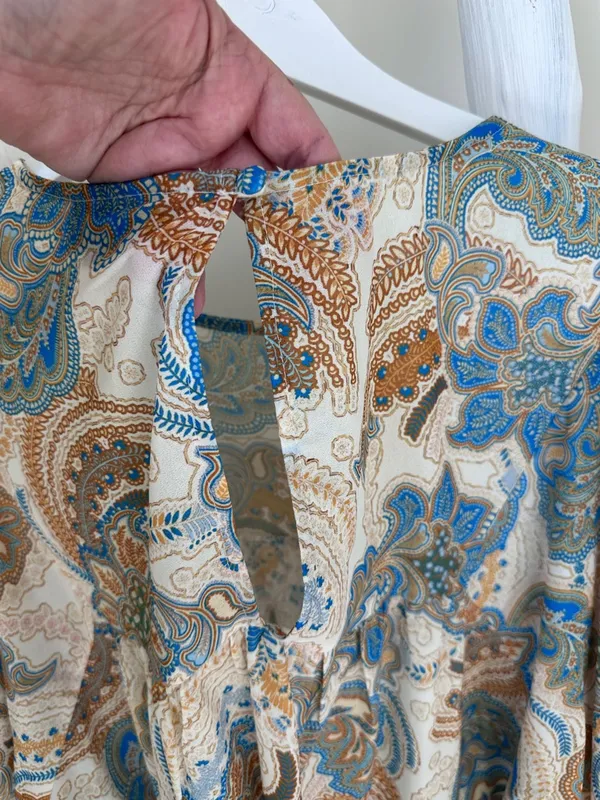 Vici Paisley Short Flutter Sleeve Top in Cream, Blue & Tan - Image 4