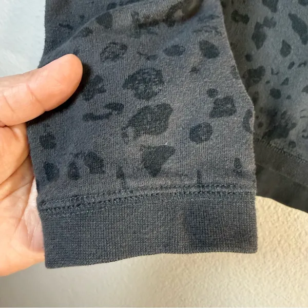 Vans Gray Leopard Print Sweatshirt SZ:L - Image 4