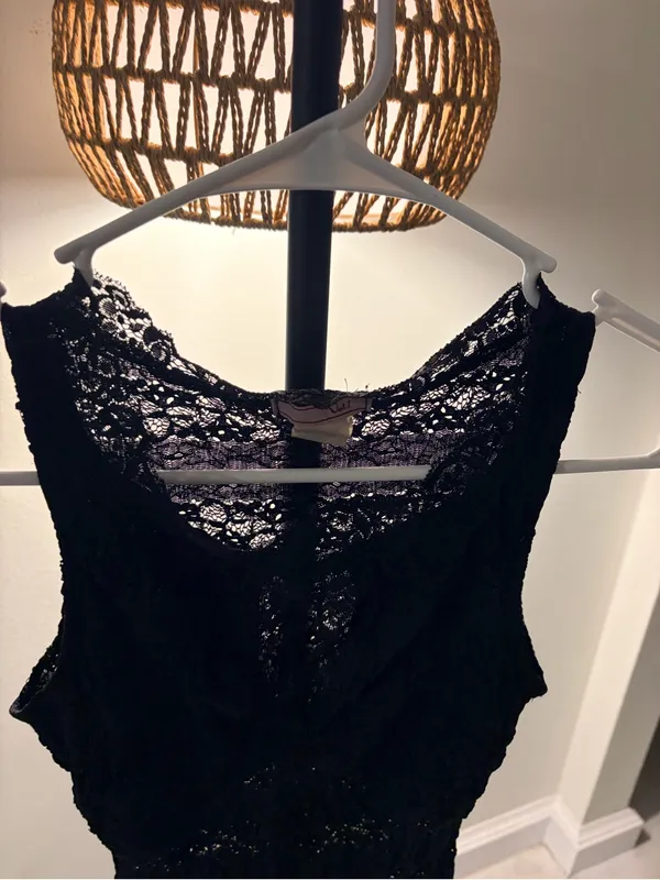 Forever 21 Black Lace Sleeveless Tank Top - Image 2
