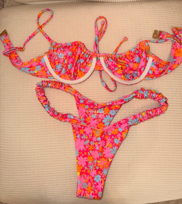 Kulani Kinis Set - Image 2