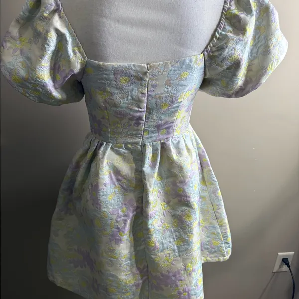 TCEC Pastel Floral Puff Sleeve mini dress jacquard size small - Image 10