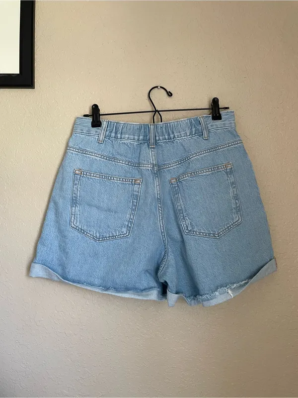 Free People We the Free Danni High Rise Short Size Small Light Wash Cuffed Roll - Image 10