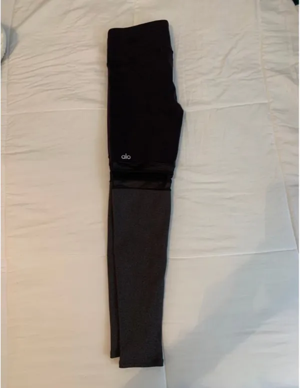 Alo Yoga Leggings - Image 2