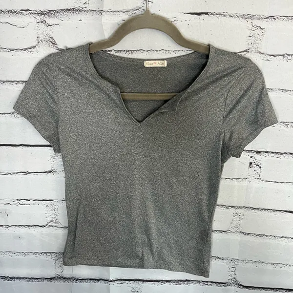 Heart Hips Gray Crop Cut Out T-Shirt V Neck Y2K SZ S Short Sleeve Top Fitted - Image 6