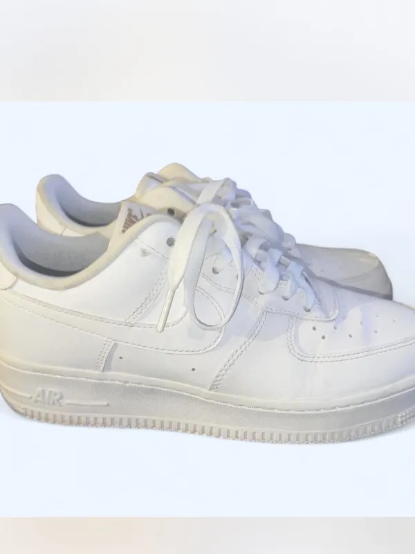 Nike Air Force Size 7.5 - Image 2