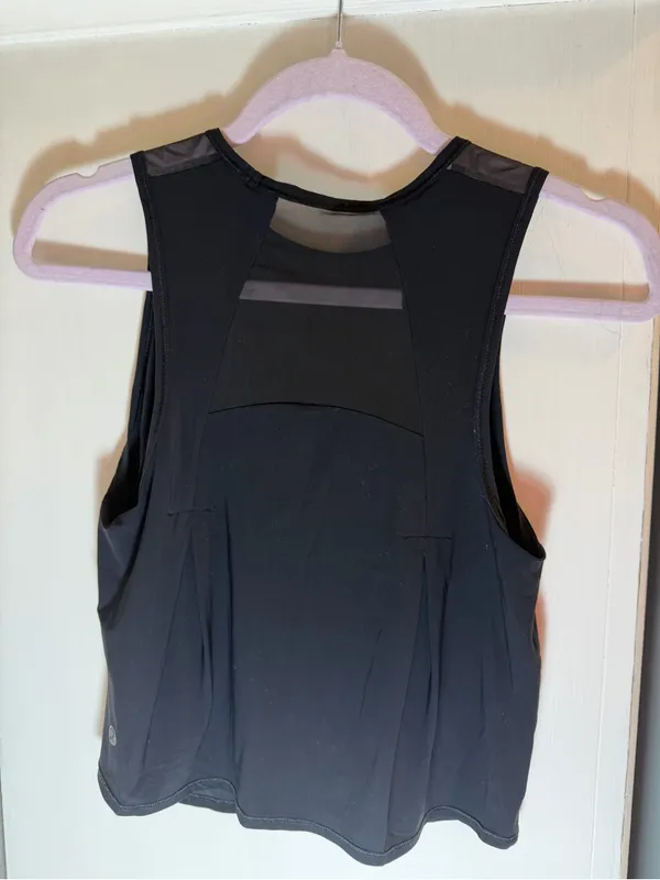 Lululemon crop tank top! Black! Size 2! - Image 2