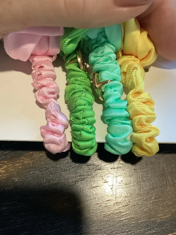 Lilly Pulitzer 4 Pack Pastel Bow Scrunchies Pink, Green, Aqua, Yellow - Image 4