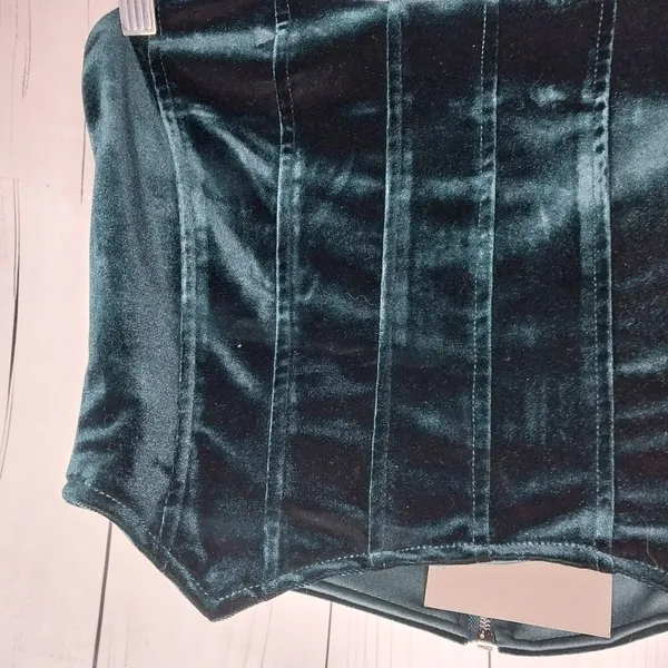 Le Lis Deep Green Velvet Corset Style Festival Rave 90's Top NWT - Image 3