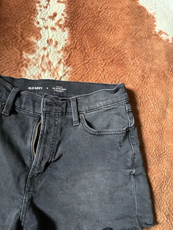 Old Navy Black Distressed Denim Cutoff Shorts Women's Size 8 Og Straight No flaws - Image 2