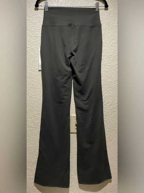 Vuori Halo Slim Flare High-Waist Flare Yoga Pants Leggings Kale green Size S - Image 4