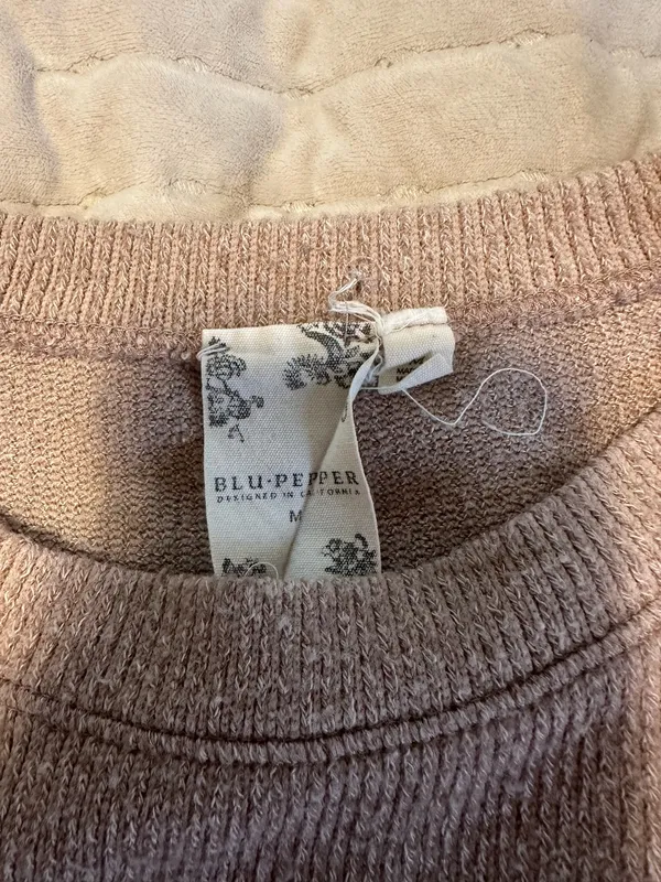 Pink sweater - Image 3